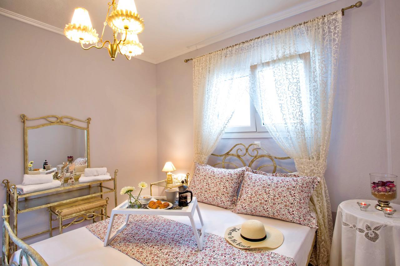Golden Suites Ofrínion Exterior foto