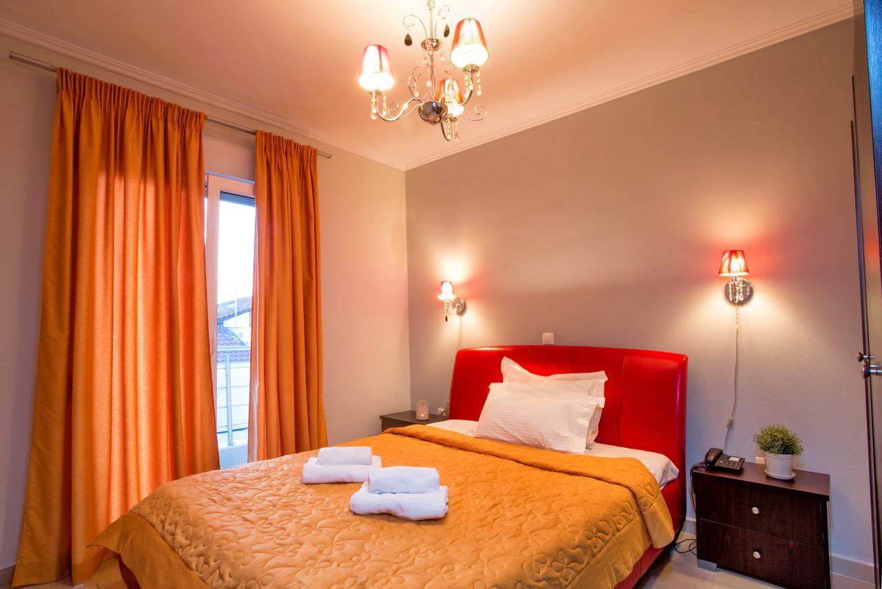 Golden Suites Ofrínion Exterior foto