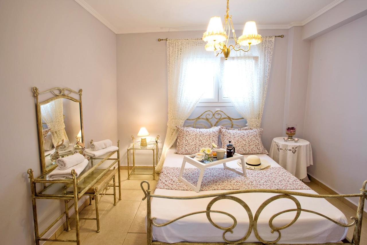 Golden Suites Ofrínion Exterior foto