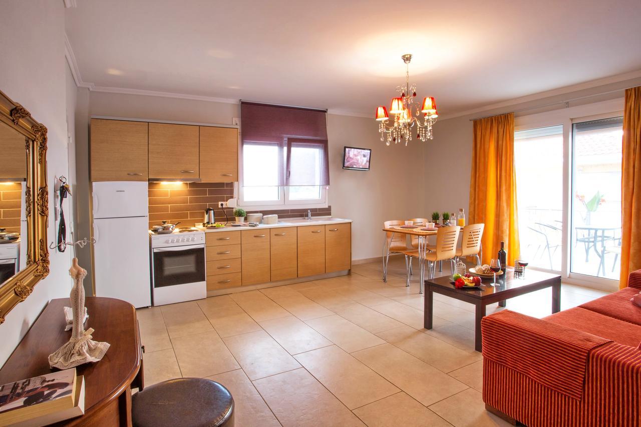 Golden Suites Ofrínion Exterior foto