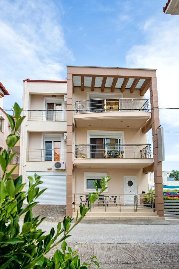 Golden Suites Ofrínion Exterior foto